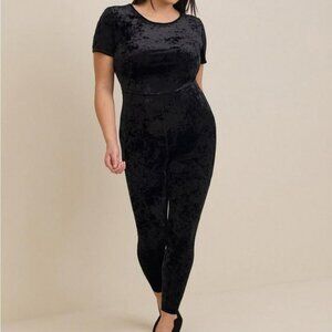 NEW TORRID VELVET SHORT SLEEVE CATSUIT SIZE 4